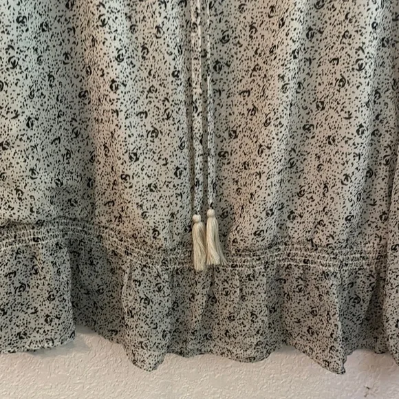 Universal Thread Gray and White Ruffled Tie Front Blouse - Picture 3 of 5